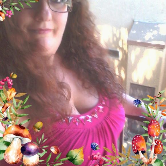 Meet your Posher, Lisa - Picture 1 of 1